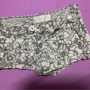 Aeropostale Gren/white Floral Jean Short shorts